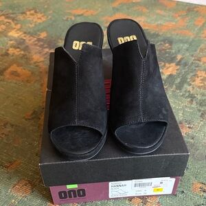 ONO Women's Black Wedge Sandals